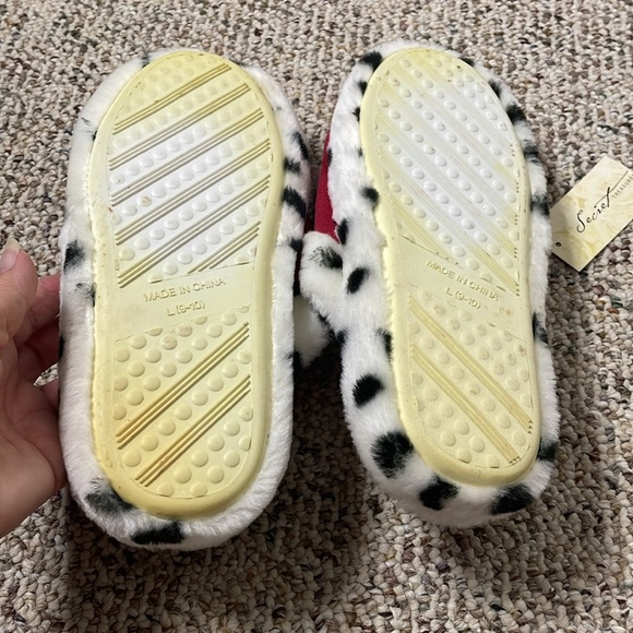Red Dalmatian Slippers with Plush Accents. Size 9-10 NWT - Picture 6 of 6